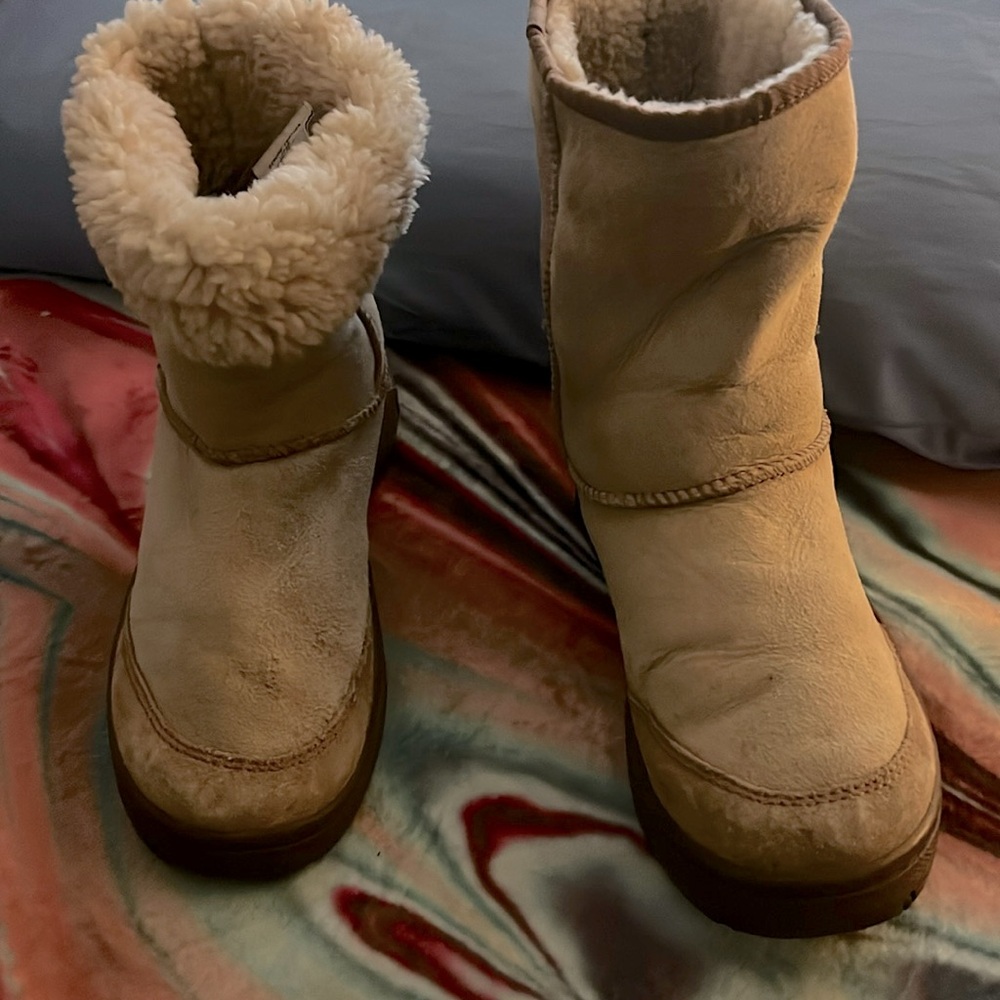 Ugg boots, they have been professionally cleaned, and are in good condition
